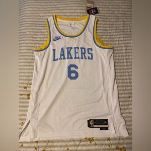 Los Angeles Lakers Lebron James Jersey, Size L
